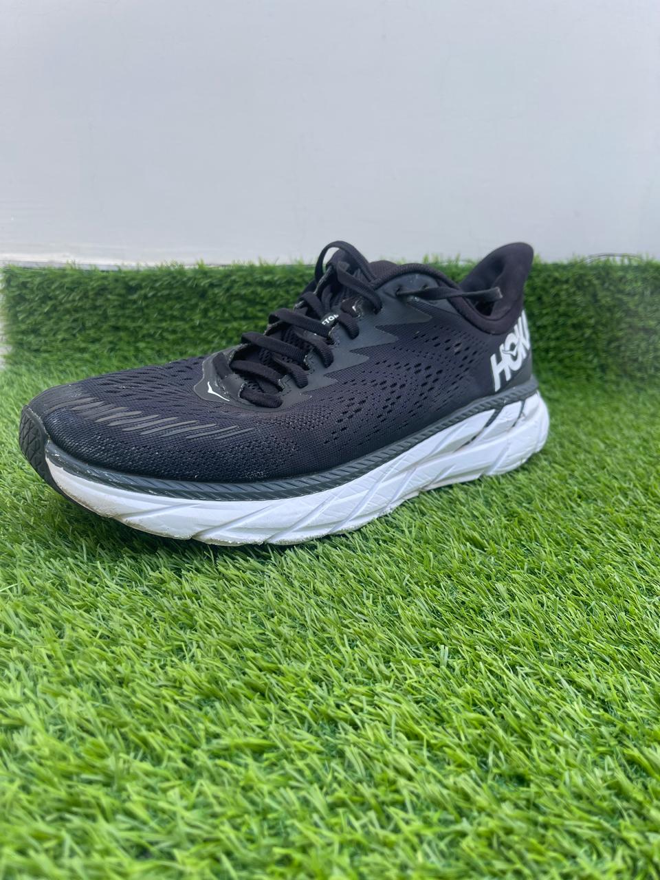 HOKA One One Clifton 7